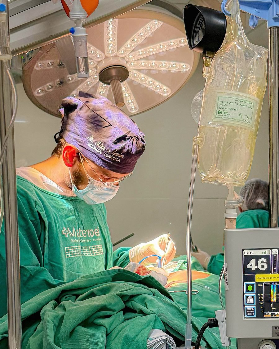 Ressecção cirúrgica por VATS para nódulo pulmonar — videotoracoscopia